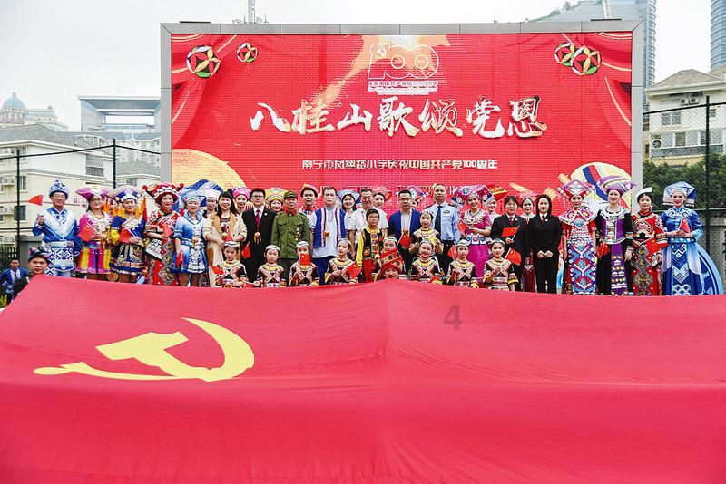 去年今日此门中，人面桃花相映红，人面依旧否？